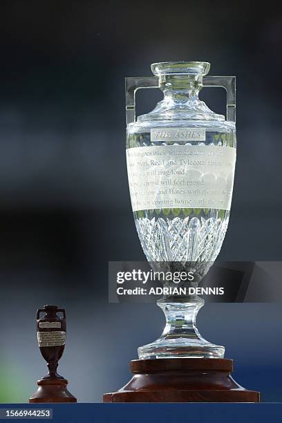 Crystal Trophy New - 24